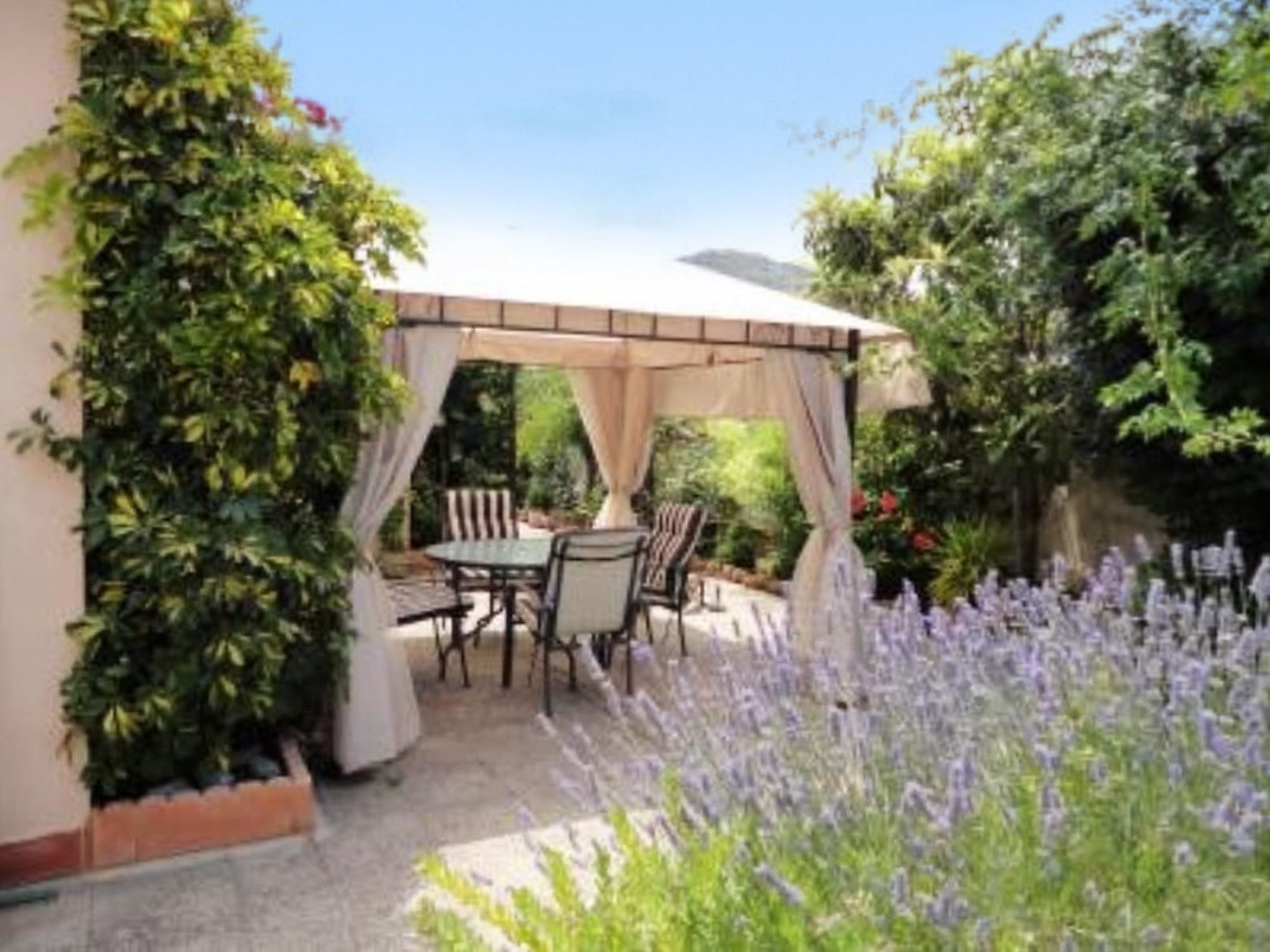 Well-appointed, 4-bedroom House In Alcudia With A Furnished Terrace An