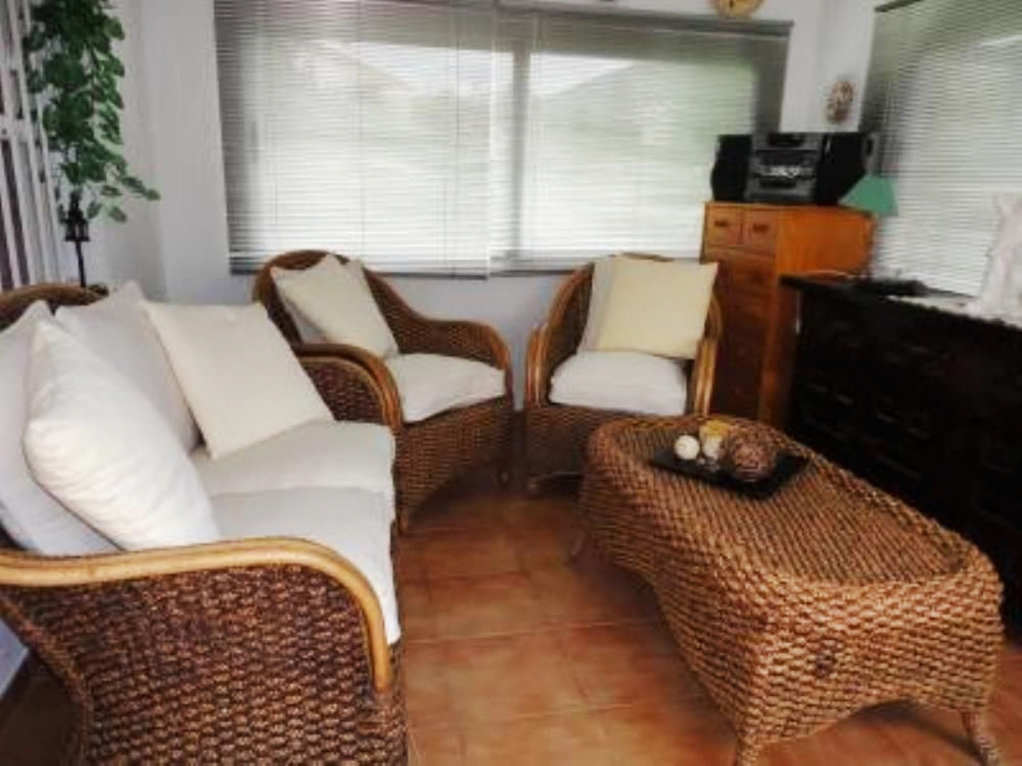 Well-appointed, 4-bedroom House In Alcudia With A Furnished Terrace An *